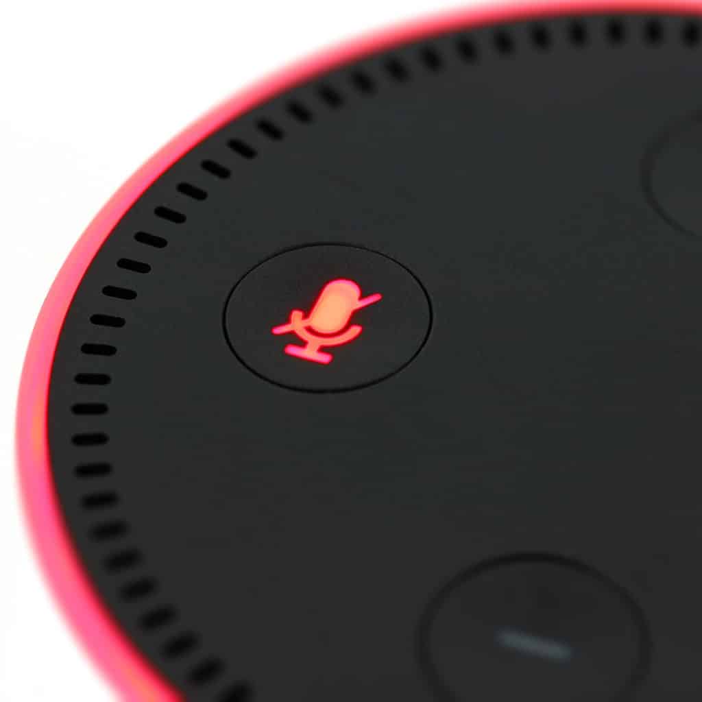 Du erzählst Alexa so einiges? Achtung: Tausende Amazon Mitarbeiter hören mit!